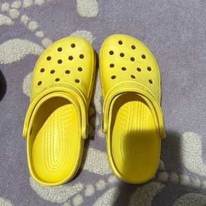 crocs